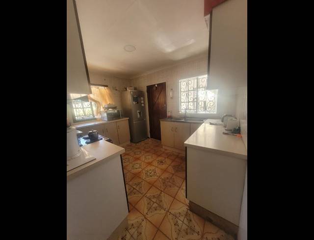 3 BEDROOM HOUSE FOR SALE IN TRENANCE MANOR